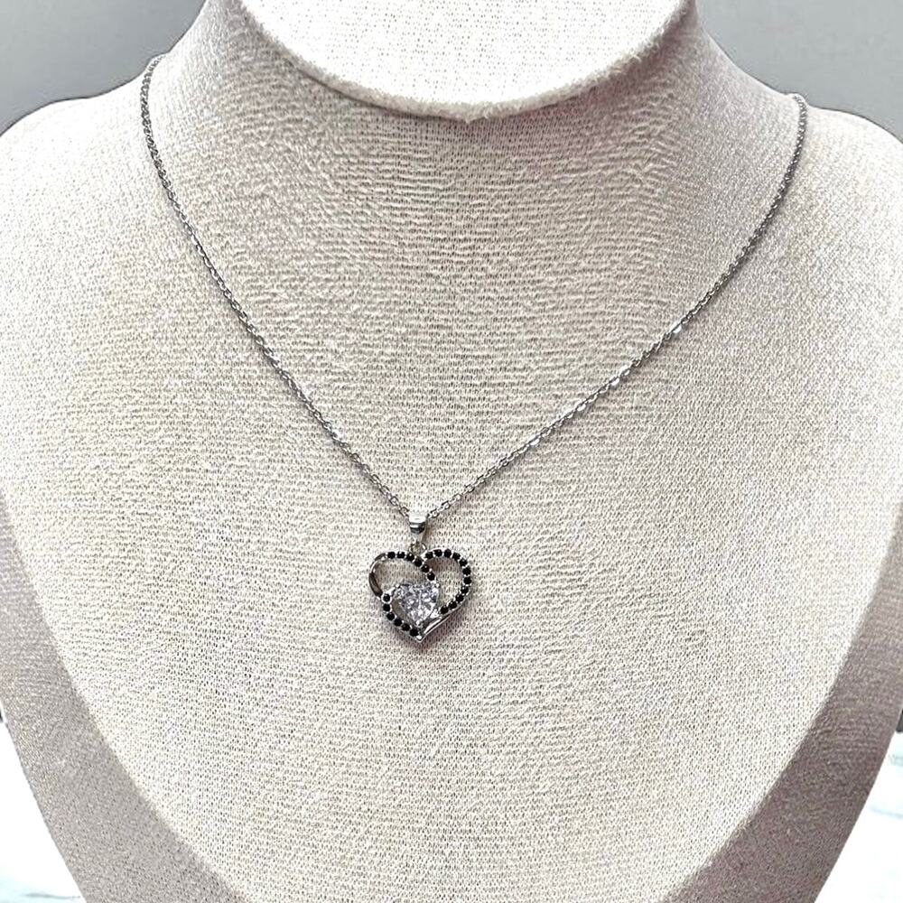Black Silver Elegant Heart Pendant Necklace